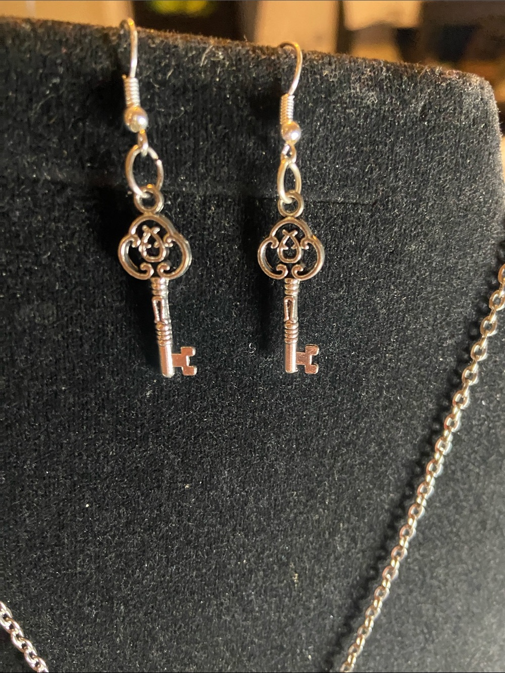 Silver Key Pendant Necklace and Earring Set - Elegant Women's Jewelry - Picture 4 of 4